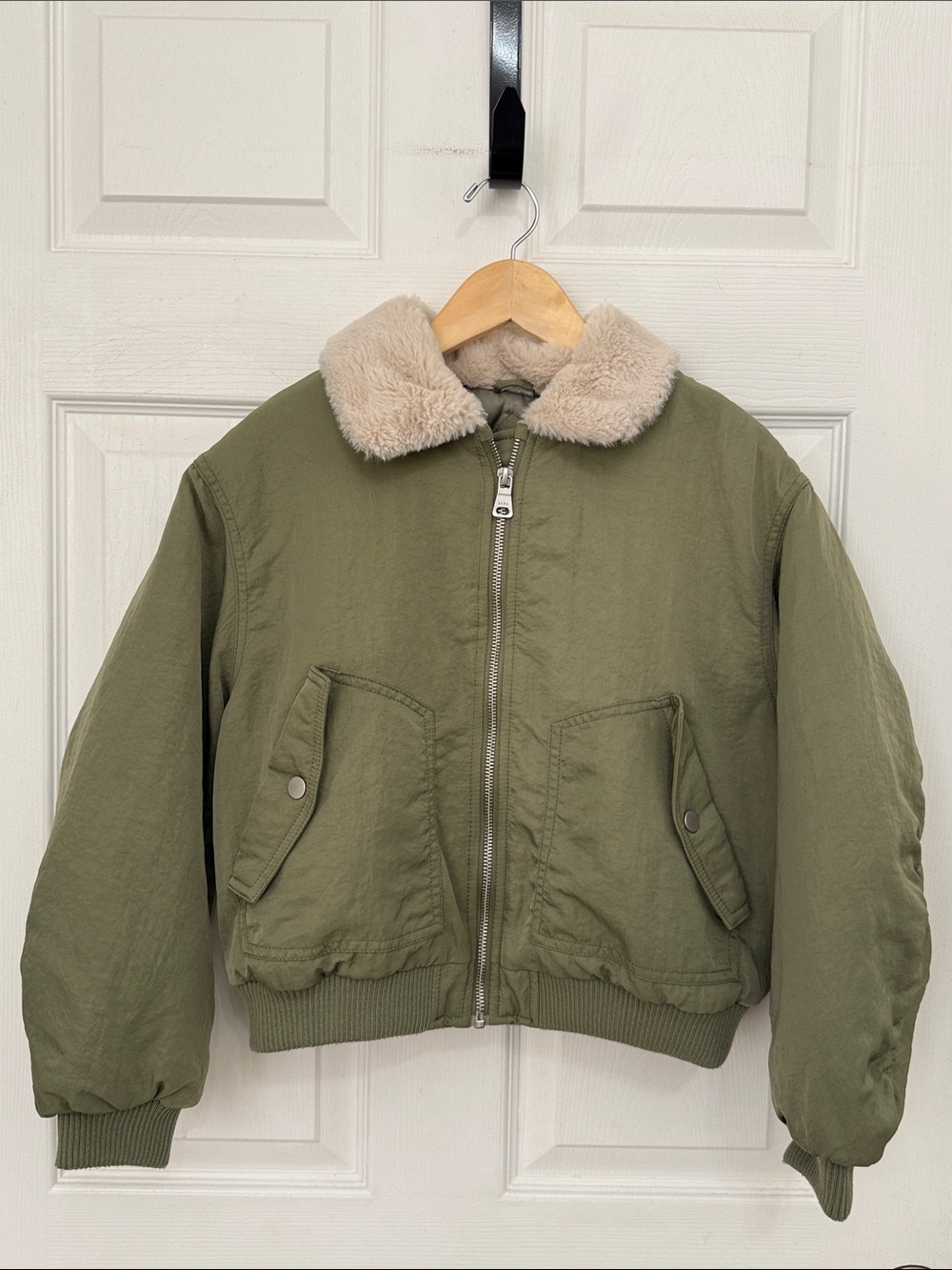 Zara kid’s Olive Green Puffer Jacket with Cream Faux Fur Collar